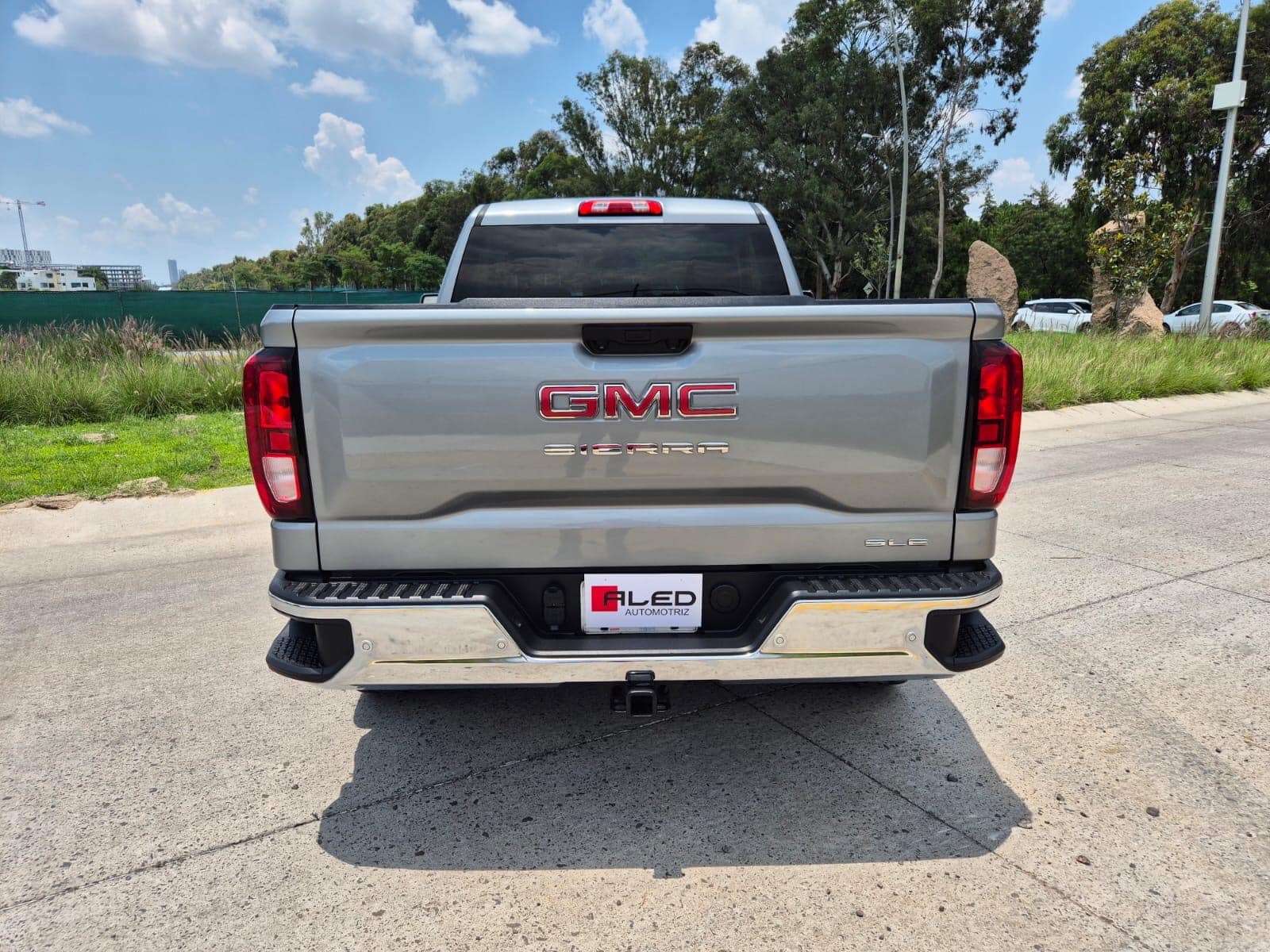 GMC Sierra SLE 4X4 reg cab