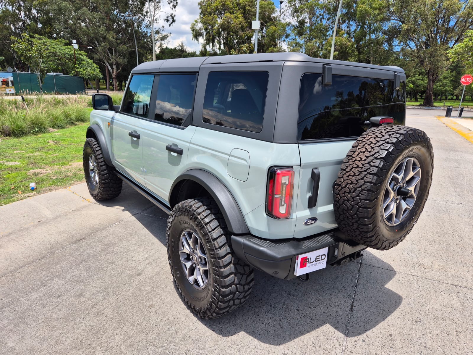 Ford Bronco Badlands 2023 V6