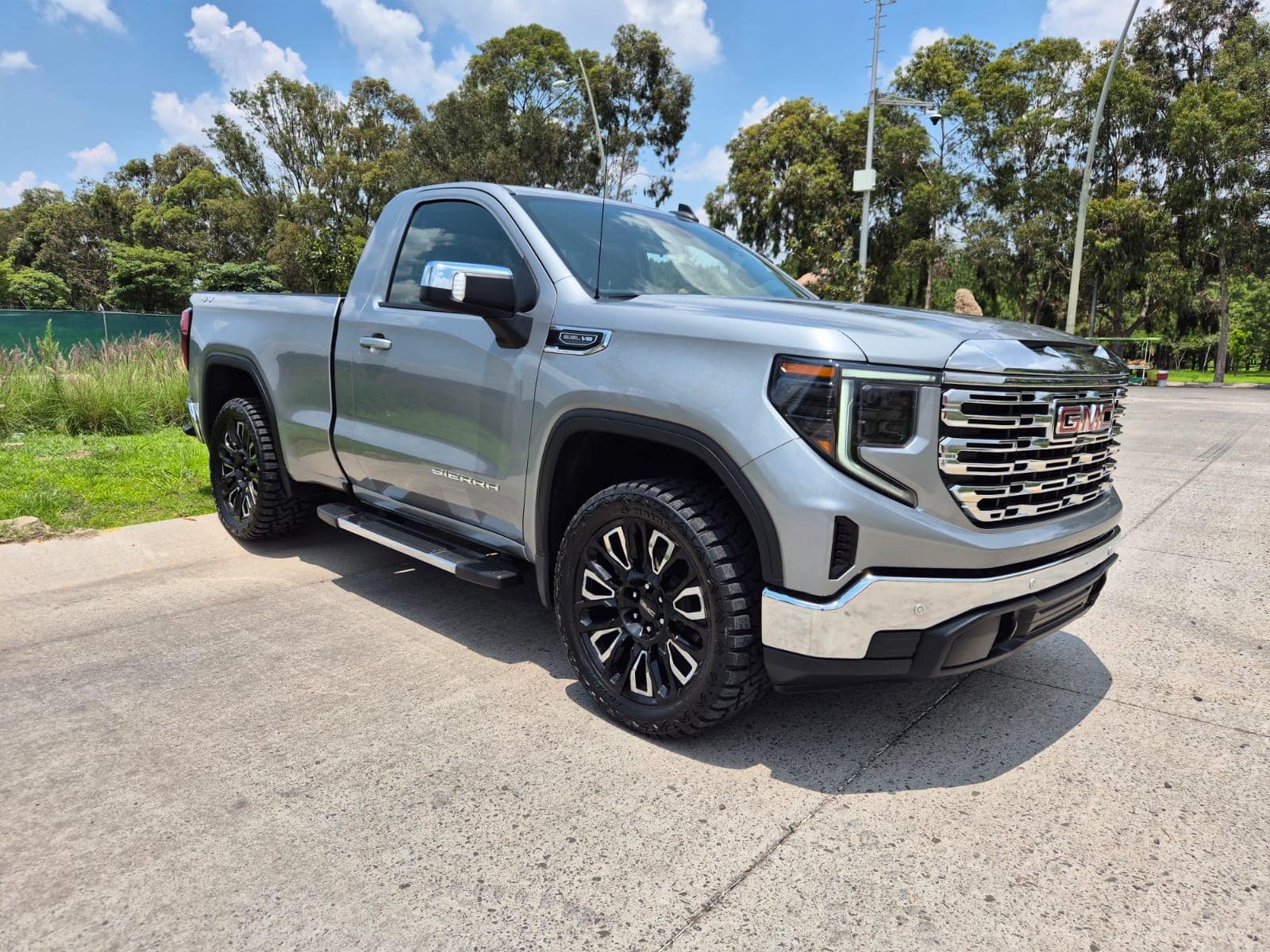 GMC Sierra SLE 4X4 reg cab
