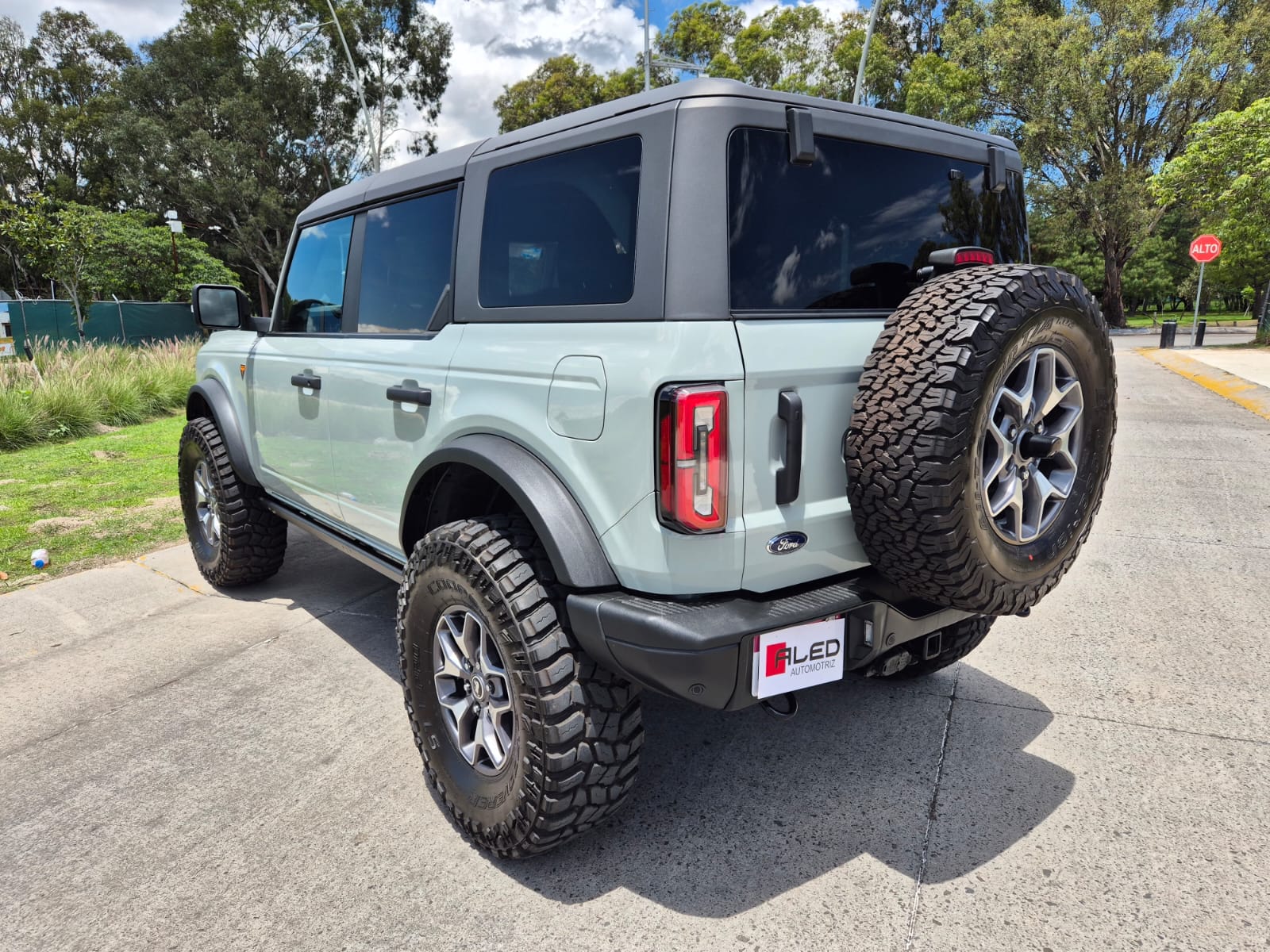 Ford Bronco Badlands 2023 V6