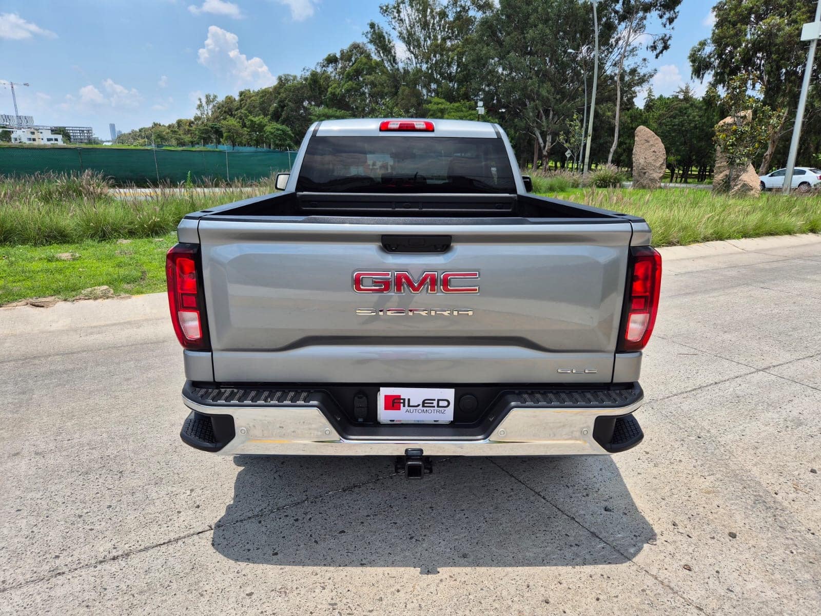 GMC Sierra SLE 4X4 reg cab