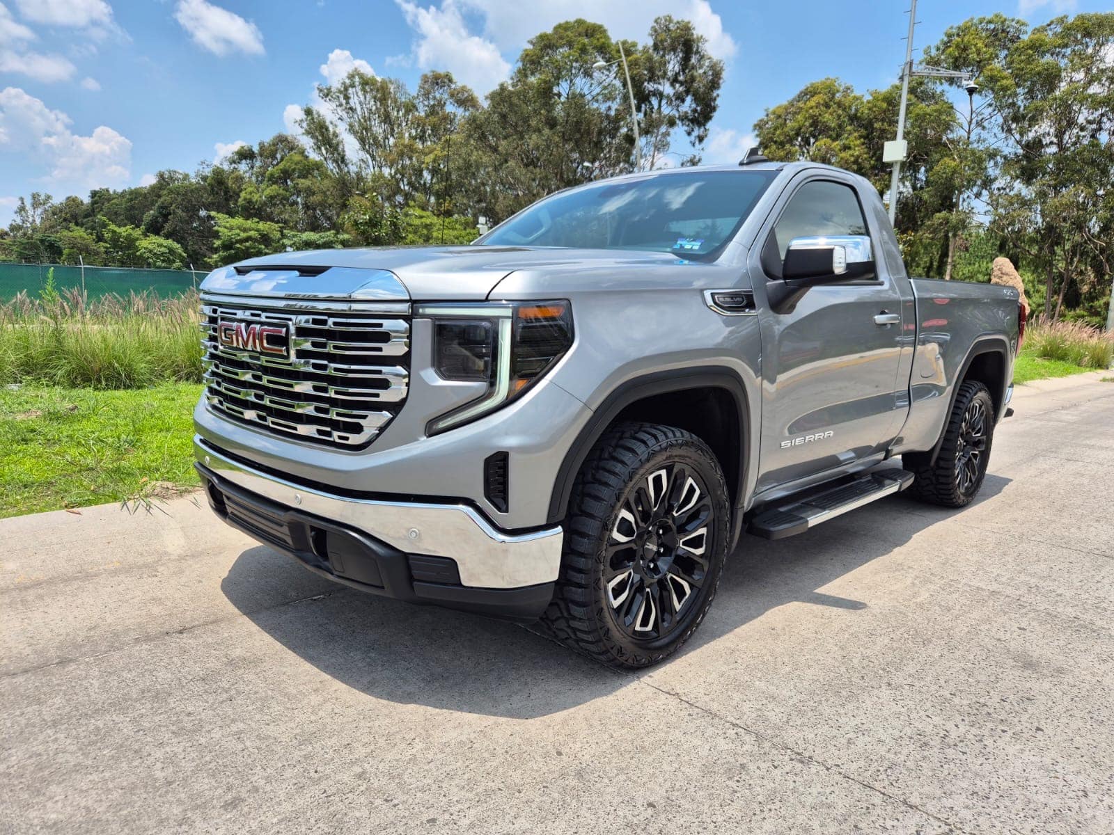 GMC Sierra SLE 4X4 reg cab