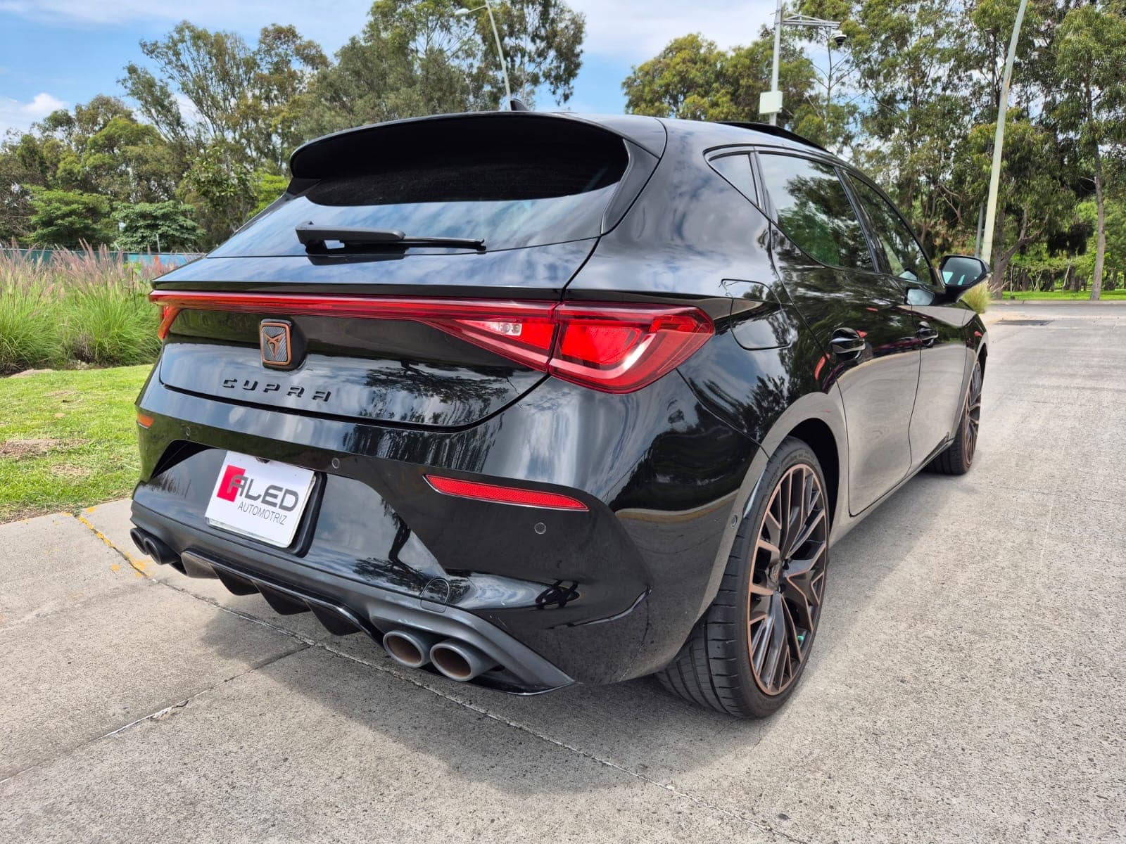 Cupra Leon VZ 300 HP 2023