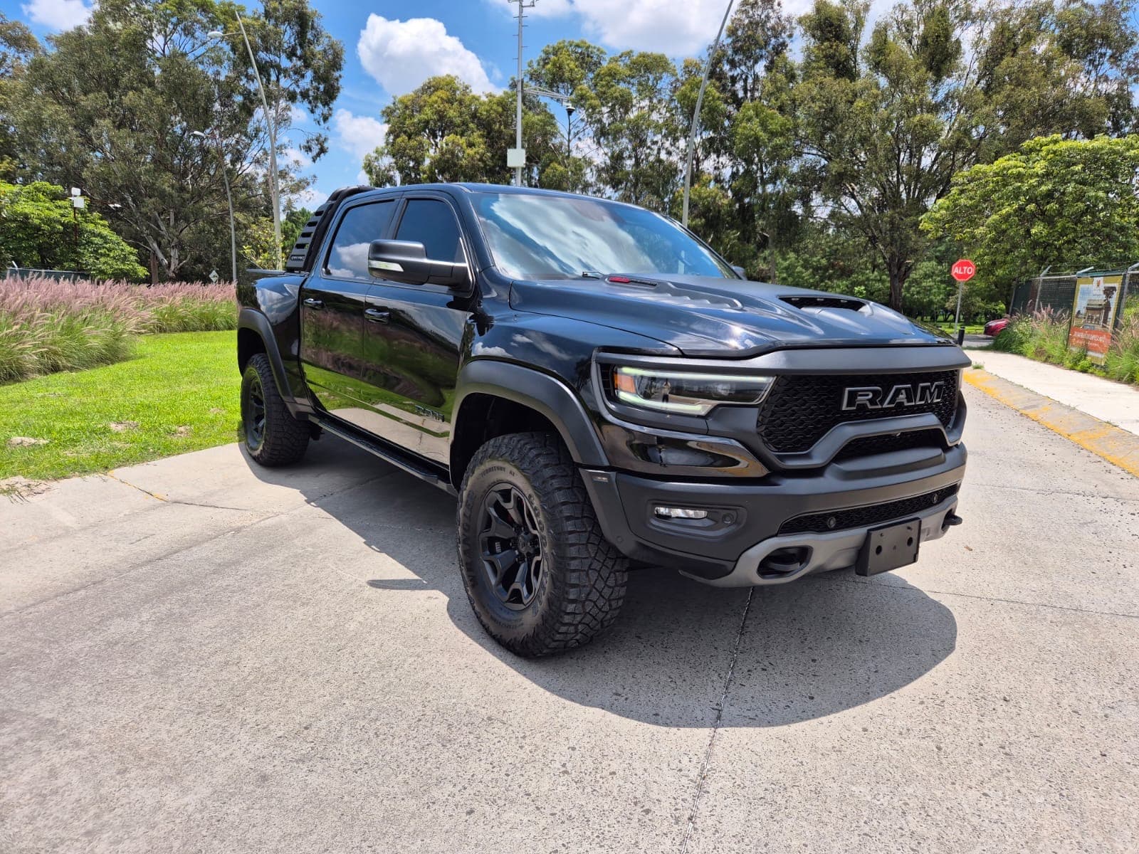 Ram TRX 2022 crew cab