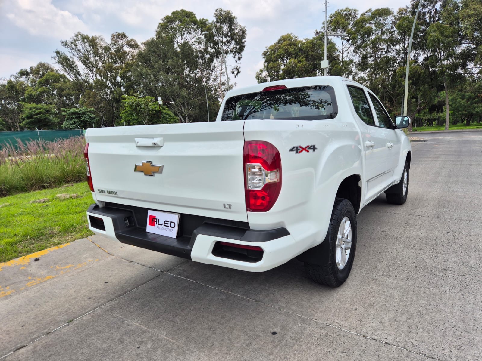 Chevrolet S-10 LT crew cab 2024