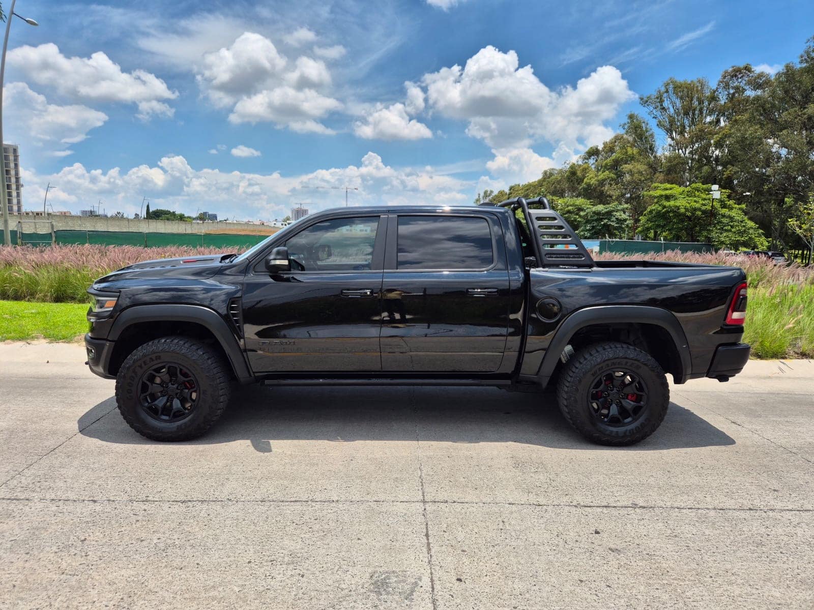 Ram TRX 2022 crew cab